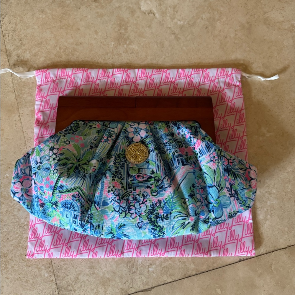 Lilly Pulitzer Bermuda Bag Clutch In Lilly's House Print NWOT 9" X 15"